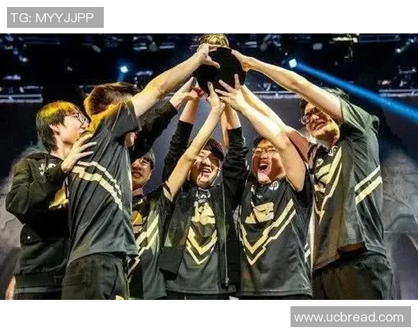 IG在冠军杯积分榜中以51分稳居第一位置展现强劲实力